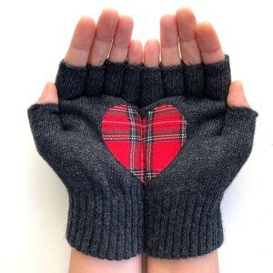 Handmade Womens Kids Knit Dark Grey Fingerless PLAID HEART GLOVES